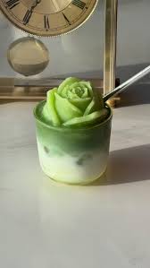 Latte de Melón y Durazno con Matcha